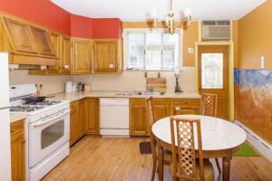 Artsy Traditional Rowhome South Philly