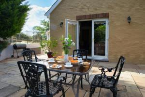 Pant Y Dwr Bach Cardigan