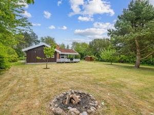 Holiday Home Hennrik - 240m from the sea by Interhome