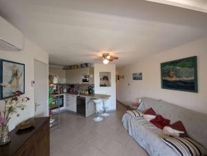 Piscine, climatisation, à 200 m des plages, idéal vacances en famille