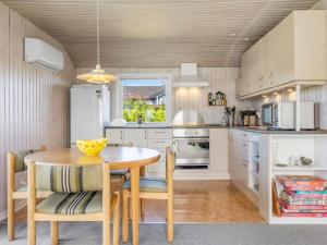 Holiday Home Raymond - 175m from the sea by Interhome