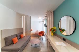 Amphitryon City Hotel