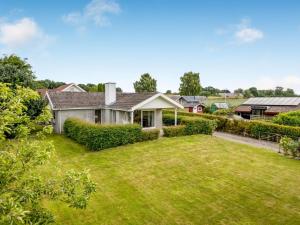 Holiday Home Tolke - 400m from the sea by Interhome