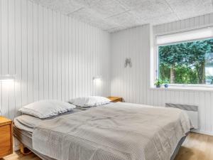 Holiday Home Tolke - 400m from the sea by Interhome