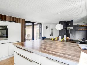 Holiday Home Anabel - 600m from the sea by Interhome