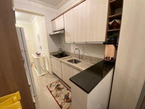 Apto frente, climatizado, wifi, ótima localização