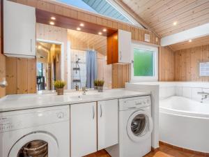 Holiday Home Sulho - 800m from the sea by Interhome