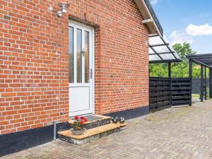 Holiday Home Kirsi - from the sea by Interhome