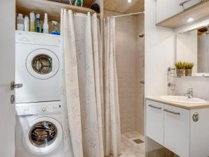 Holiday Home Suna - from the sea by Interhome