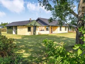 Holiday Home Lillan - from the sea by Interhome