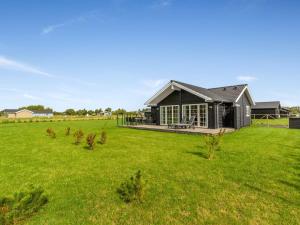 Holiday Home Hellevi - 900m from the sea by Interhome