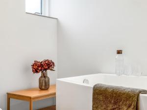 Holiday Home Zoya - from the sea by Interhome