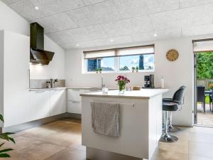 Holiday Home Zoya - from the sea by Interhome