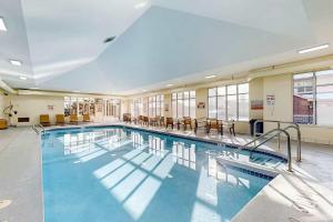 Family-Friendly Lakefront Condo in WI Dells