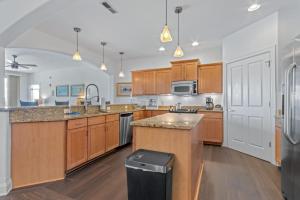 Luxury Lakefront Condo in Wisconsin Dells