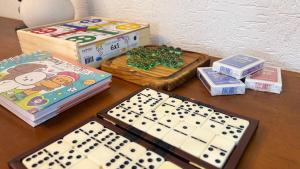 Paraiso a Beira Mar - Sobrado com 6 Suites, Piscina, Ar Condicionado, Wi-Fi, Churrasqueira e Vista para as Montanhas