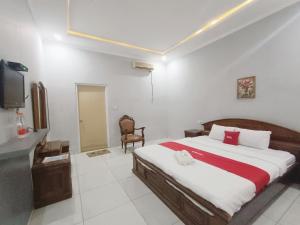 Hotel Istana Syariah Pekalongan by Hello Room