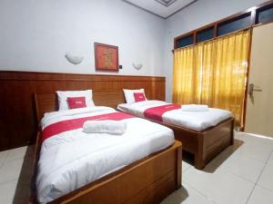 Hotel Istana Syariah Pekalongan by Hello Room