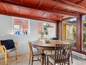 Apartment Gaby - 250m from the sea by Interhome