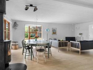 Holiday Home Jorith - 550m from the sea by Interhome