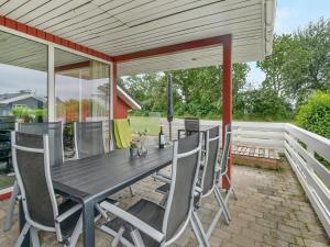 Holiday Home Emly - 1-1km from the sea by Interhome