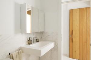 Ocean Nest by Huskalia