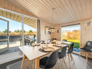 Holiday Home Benjamina - 530m to the fjord by Interhome