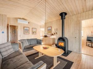 Holiday Home Benjamina - 530m to the fjord by Interhome