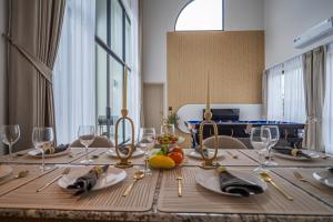 Anivantha Pool Viila