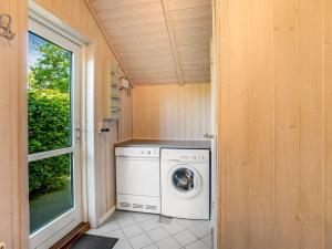 Holiday Home Isving - 1-1km to the fjord by Interhome