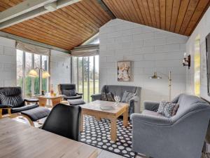 Holiday Home Raika - 450m to the fjord by Interhome