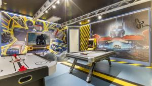 Upstay Spacious 5BR Villa Private Pool and Hot Tub