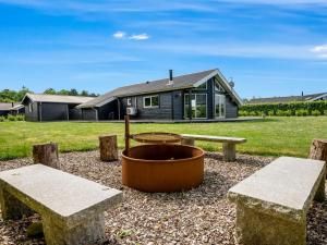 Holiday Home Leeve - 1-4km to the fjord by Interhome