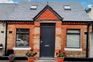 Cosy, bright, king bed near Aviva, 3arena and beach