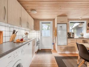 Holiday Home Toimi - 500m to the fjord by Interhome