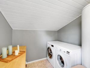 Holiday Home Embla - 500m to the fjord by Interhome