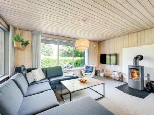 Holiday Home Knag - 800m to the fjord by Interhome