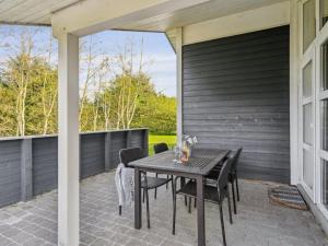 Holiday Home Tinka - 1-2km to the fjord by Interhome