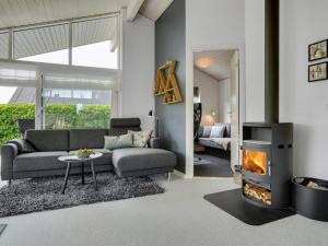 Holiday Home Sjarlotte - 100m from the sea by Interhome