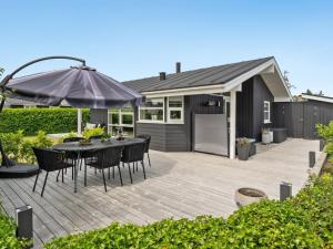 Holiday Home Sjarlotte - 100m from the sea by Interhome