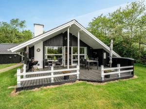 Holiday Home Wenche - 600m to the fjord by Interhome