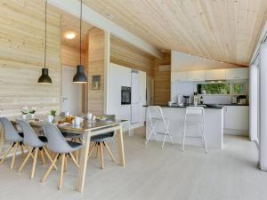 Holiday Home Tindra - 30m to the fjord by Interhome
