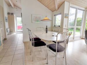 Holiday Home Valentin - 400m to the fjord by Interhome