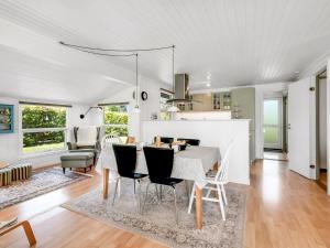 Holiday Home Raisa - 200m to the fjord by Interhome