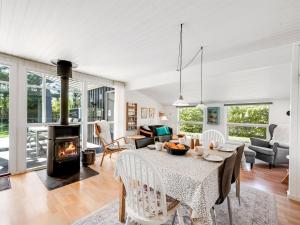 Holiday Home Raisa - 200m to the fjord by Interhome