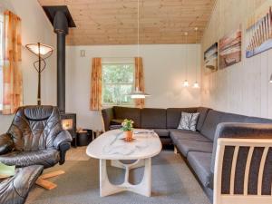 Holiday Home Herlugh - 1km to the fjord by Interhome