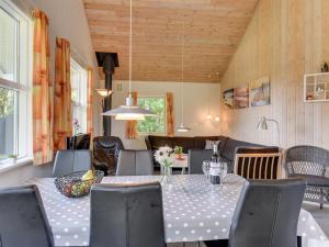 Holiday Home Herlugh - 1km to the fjord by Interhome