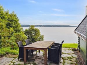 Holiday Home Fifi - 10m to the fjord by Interhome