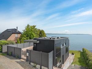 Holiday Home Herewardus - 10m to the fjord by Interhome