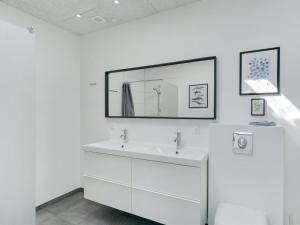 Holiday Home Herewardus - 10m to the fjord by Interhome